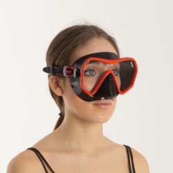 SEAC AJNA mask. sort med rd ramme ( Masken i hj kvalitet)