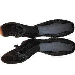 Neopren stvler med gummi sl og lynls.