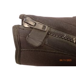 Neopren st�vler med gummi s�l og lynl�s.